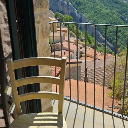 Paschiere By Keyhole Selection * Castelmezzano
